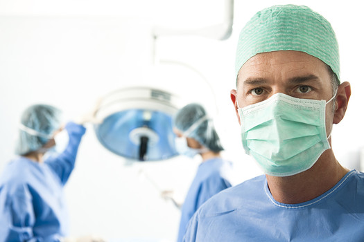 Top 10 tips for choosing a surgeon