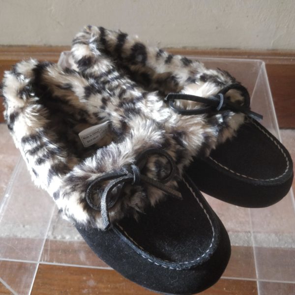 Vionic Juniper Black Slipper