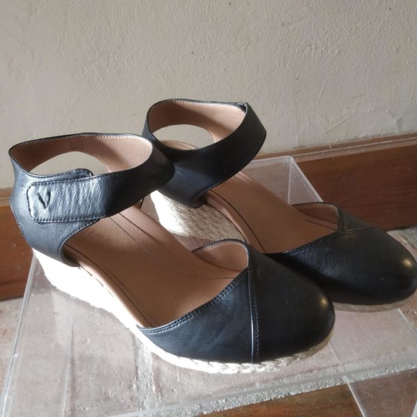 Vionic Loika Wedges