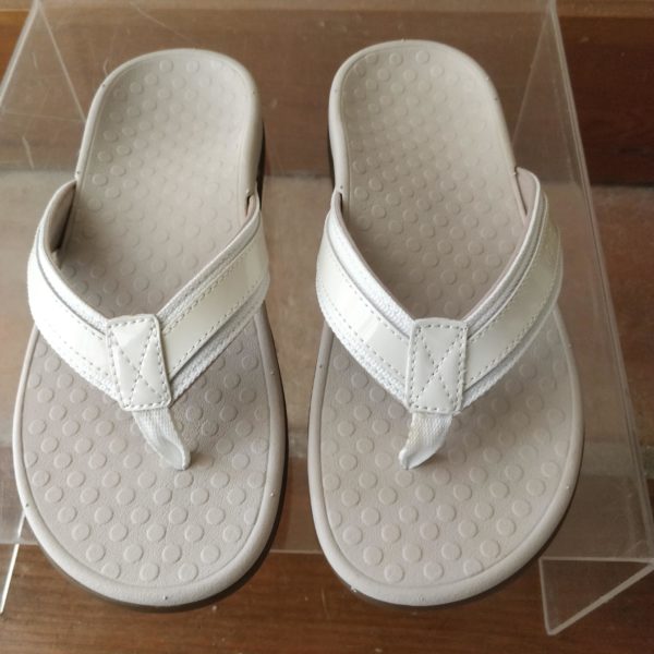 Vionic Islander White