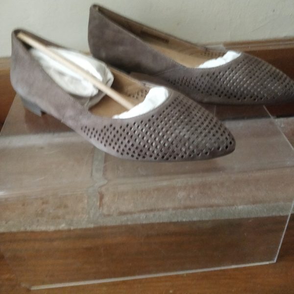 Vionic Gem Posey ballet flats in Taupe