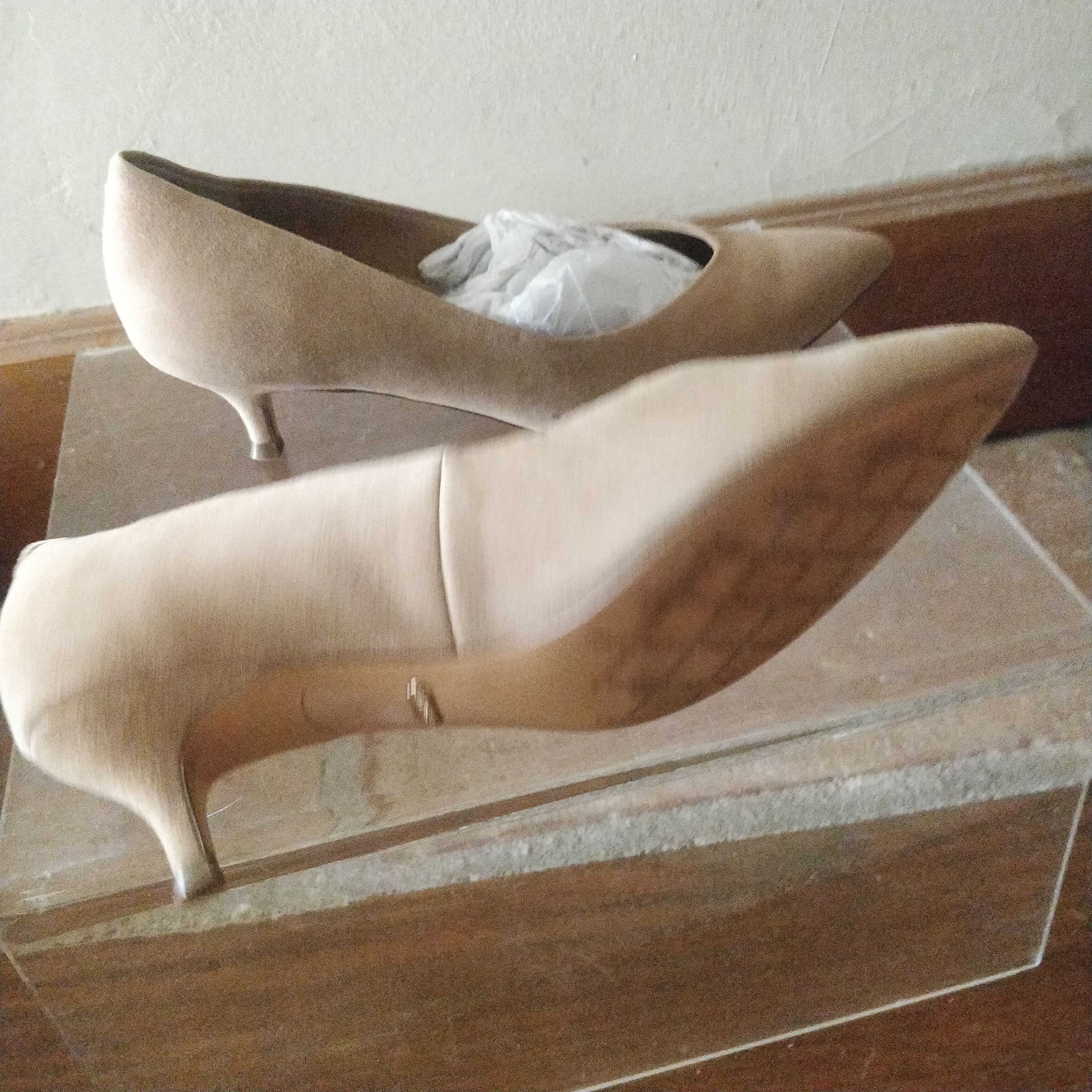 Vionic Kit Josie heels in Taupe